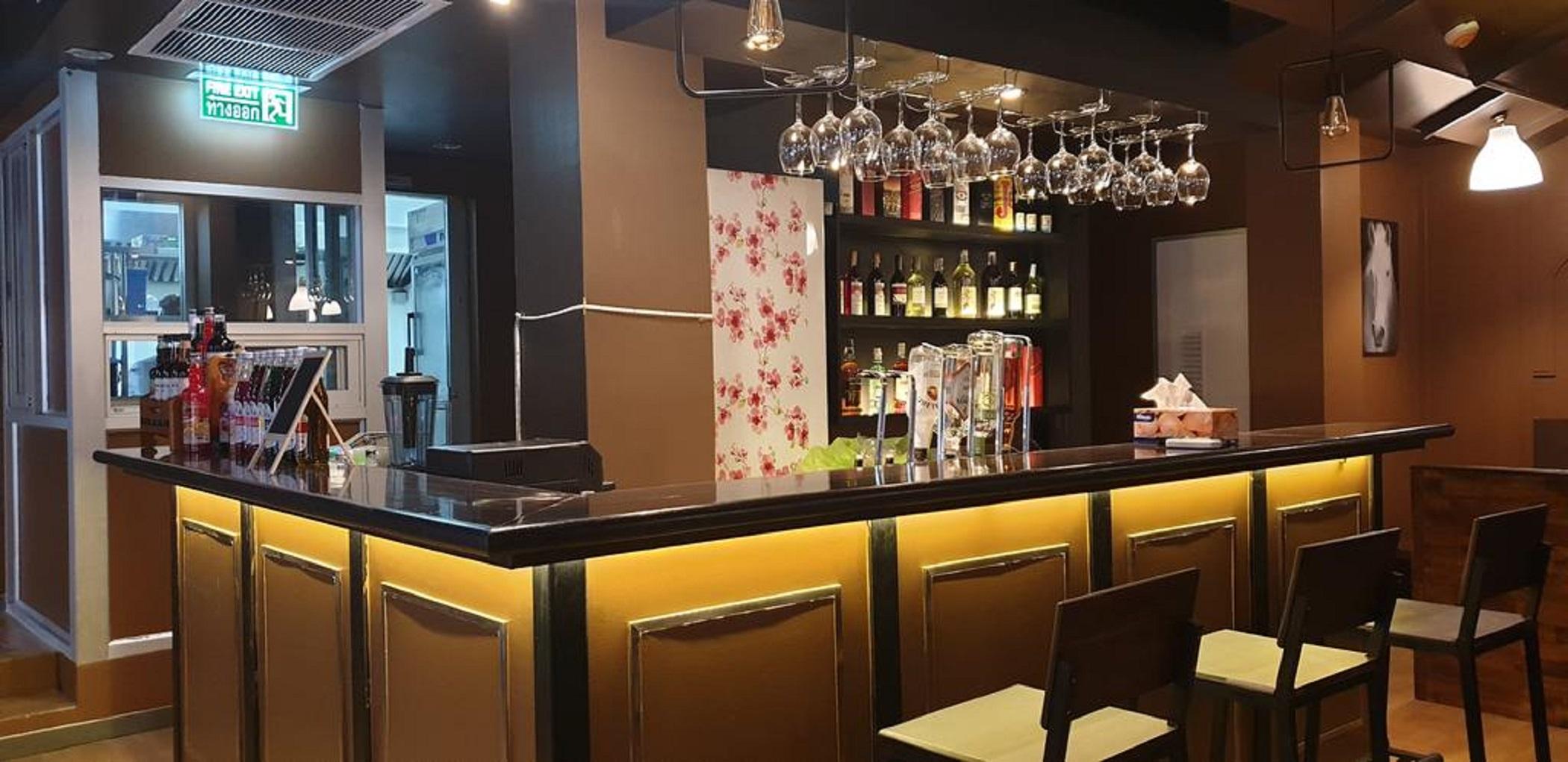 Vinary Hotel Sukhumvit Bangkok Exteriör bild