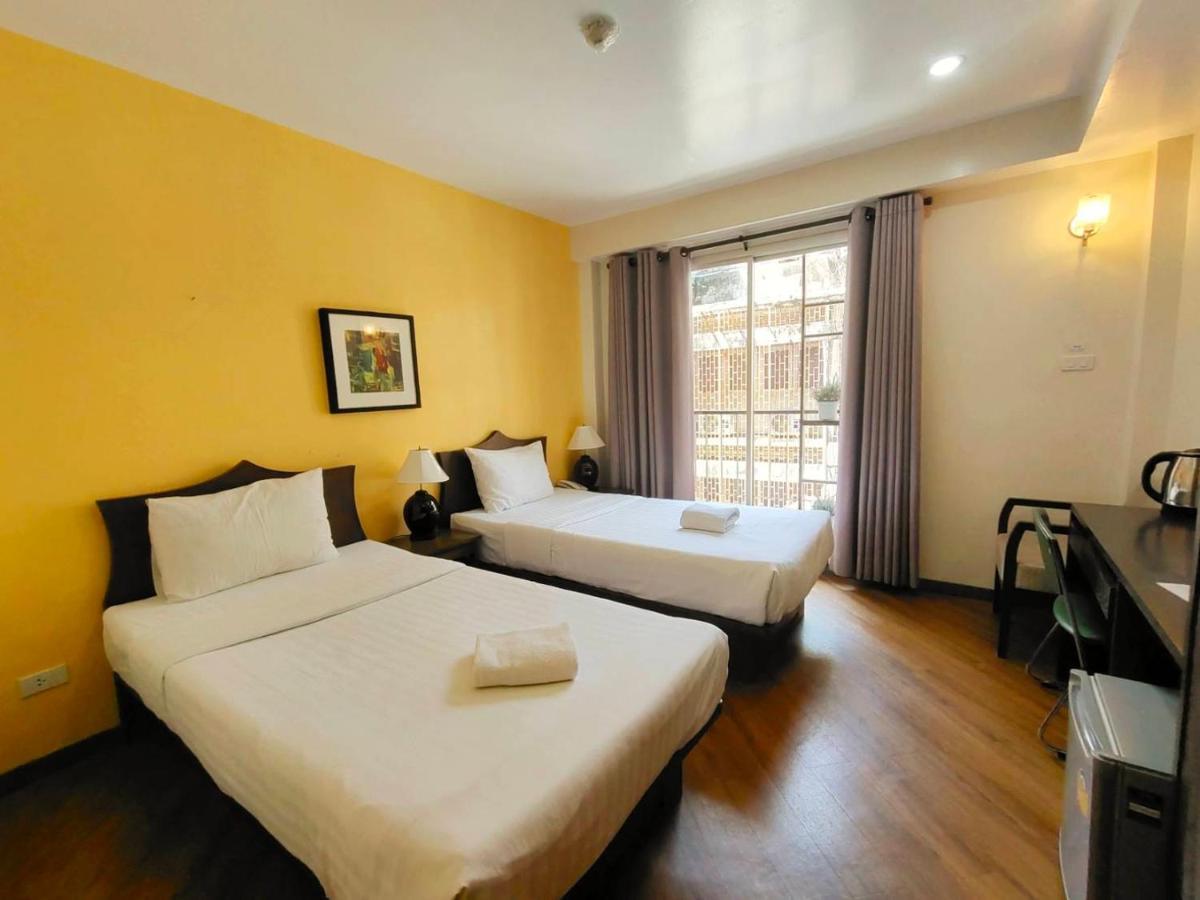 Vinary Hotel Sukhumvit Bangkok Exteriör bild