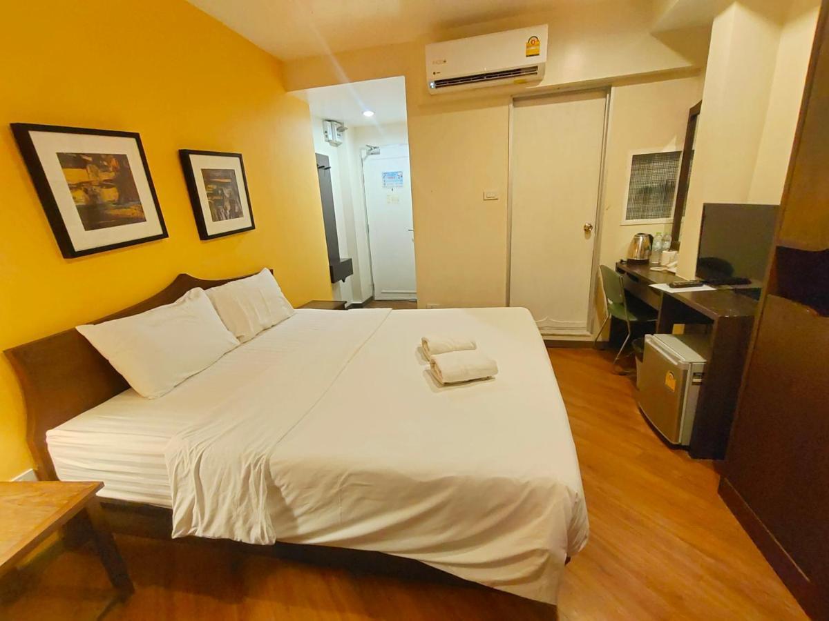 Vinary Hotel Sukhumvit Bangkok Exteriör bild