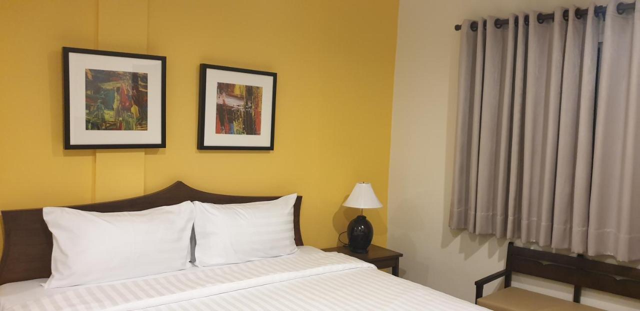 Vinary Hotel Sukhumvit Bangkok Exteriör bild