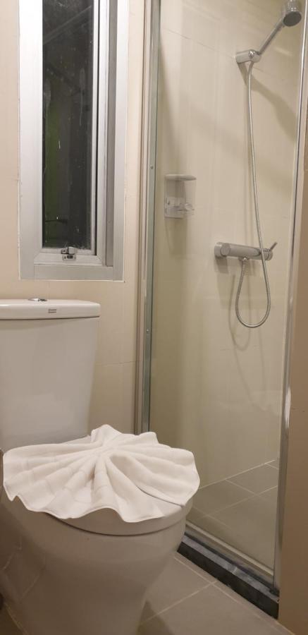 Vinary Hotel Sukhumvit Bangkok Exteriör bild